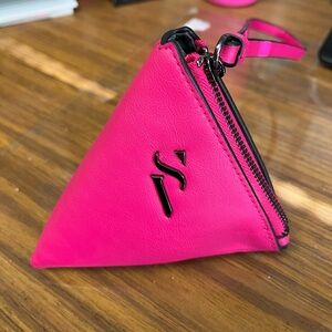 Vera Wang Triangle wristlet